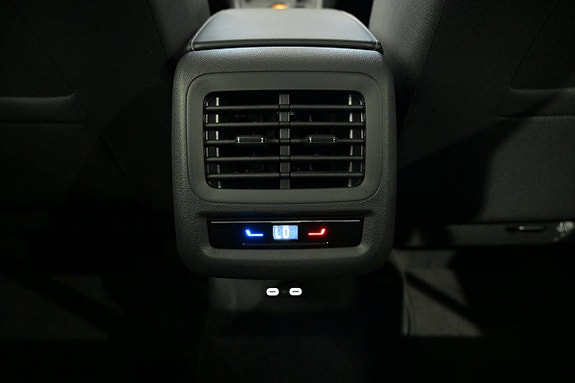 Volkswagen T-Roc 26 of 26