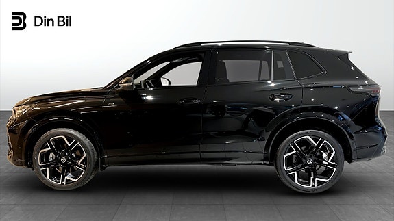 Volkswagen Tiguan 2 of 5