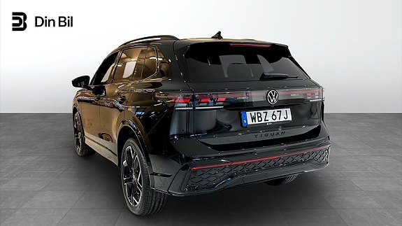 Volkswagen Tiguan 3 of 5