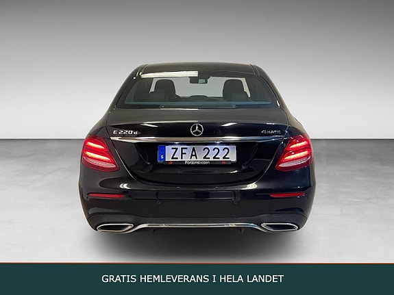 Mercedes-Benz E220 3 of 5