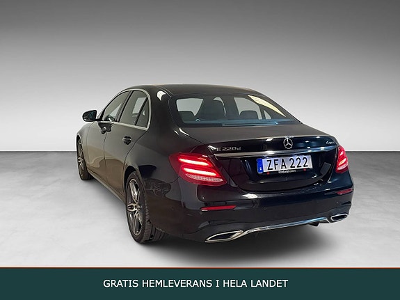 Mercedes-Benz E220 4 of 5
