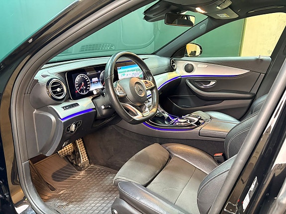 Mercedes-Benz E220 5 of 5