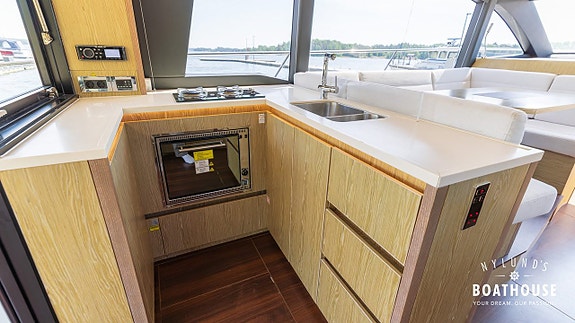 Sealine F430 | 2x Volvo Penta IPS 500 25 of 30