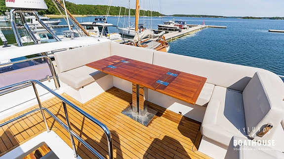 Sealine F430 | 2x Volvo Penta IPS 500 27 of 30