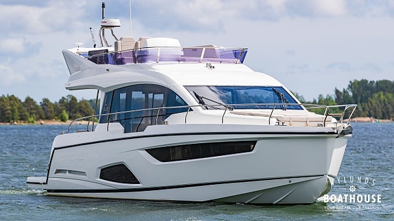 Sealine F430 | 2x Volvo Penta IPS 500 18 of 30