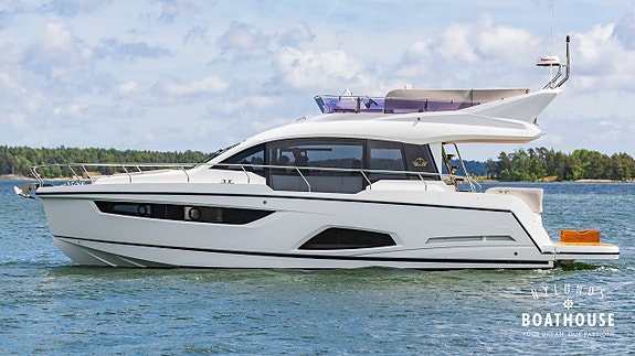 Sealine F430 | 2x Volvo Penta IPS 500 3 of 5
