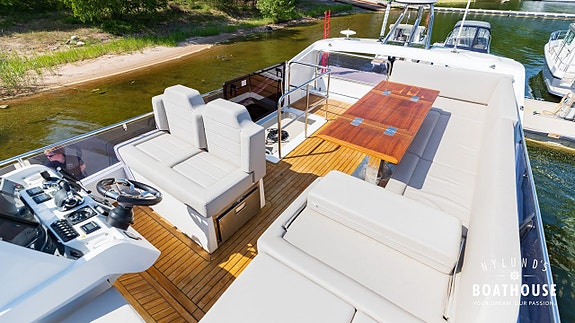 Sealine F430 | 2x Volvo Penta IPS 500 18 of 30