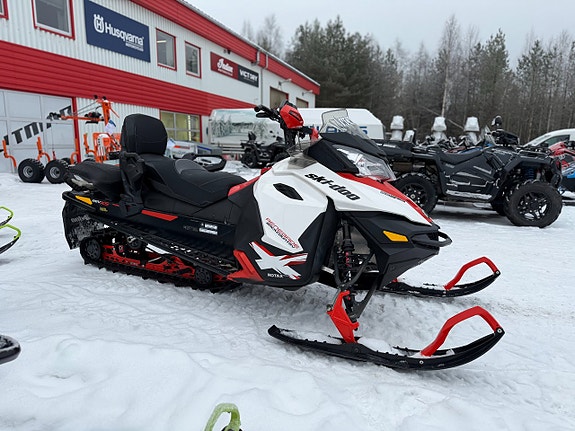 Ski-Doo Renegade 800 Backcountry 137"