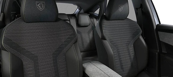 Peugeot e-3008 8 of 8