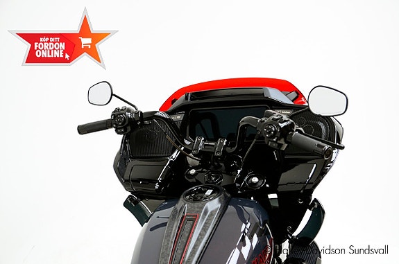 Harley-Davidson CVO Roadglide ST 5 of 5