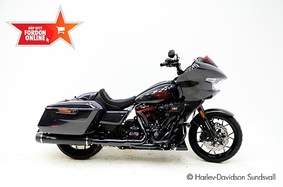 Harley-Davidson CVO Roadglide ST 2 of 5