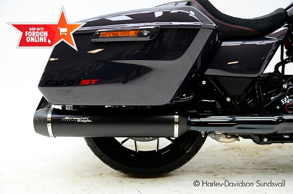 Harley-Davidson CVO Roadglide ST 4 of 5