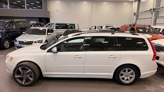 Volvo V70 4 of 5