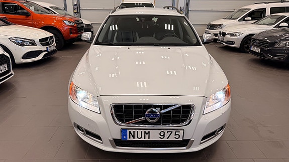 Volvo V70 2 of 5