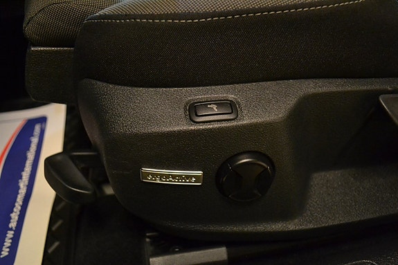 Volkswagen Golf VII 12 of 16
