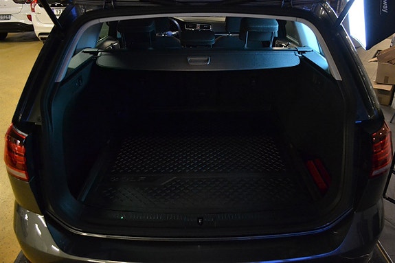 Volkswagen Golf VII 8 of 16