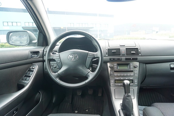 Toyota Avensis 11 of 14