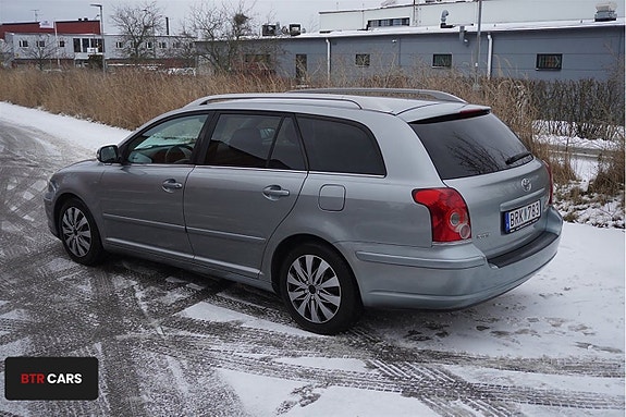 Toyota Avensis 3 of 5