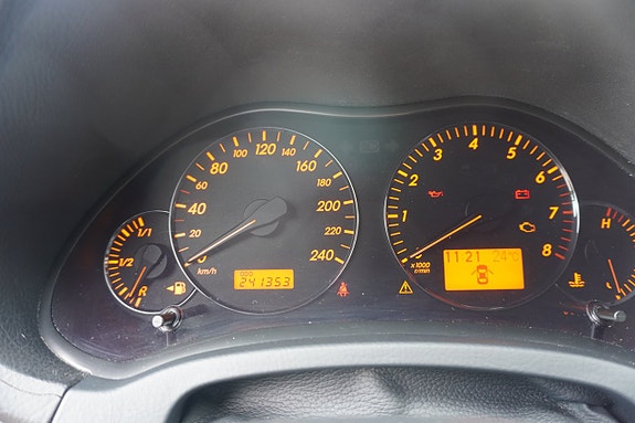 Toyota Avensis 9 of 14