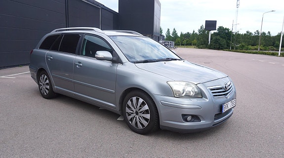 Toyota Avensis 8 of 14
