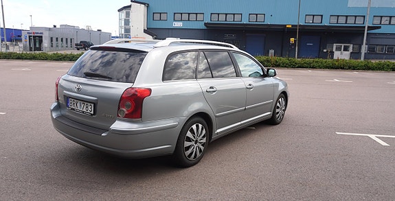 Toyota Avensis 6 of 14