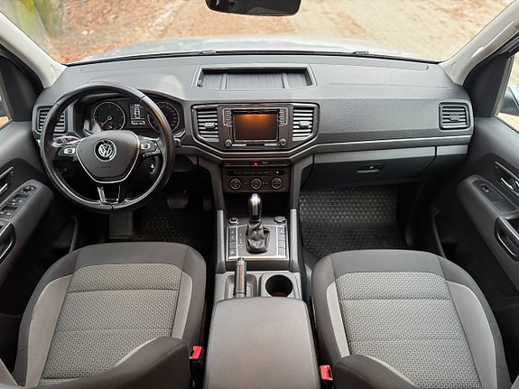 Volkswagen Amarok 8 of 12
