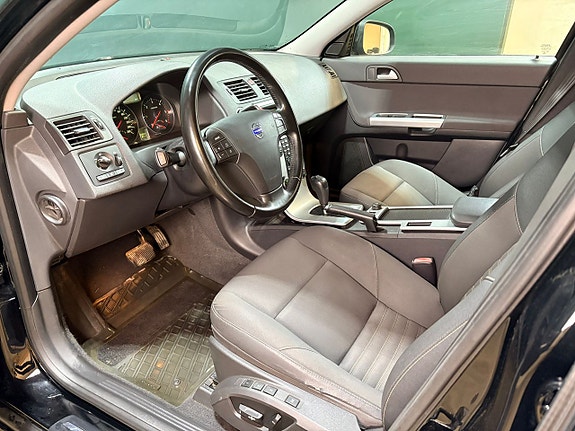 Volvo V50 5 of 17