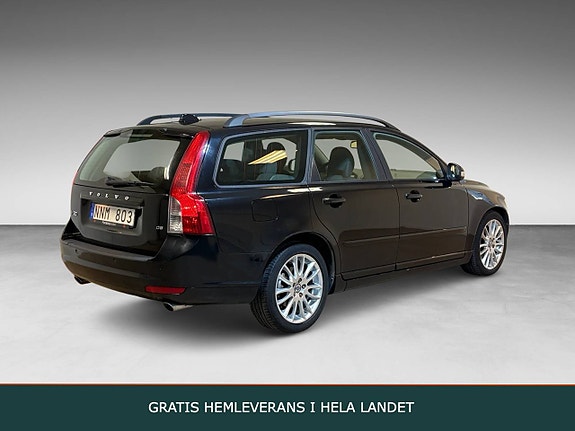 Volvo V50 2 of 17