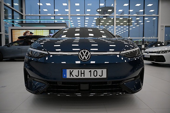 Volkswagen ID.7 2 of 5