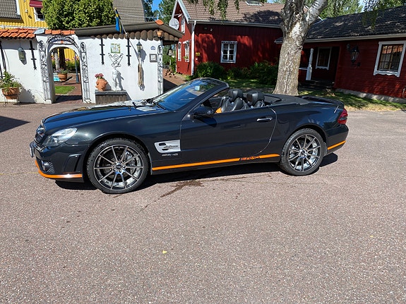 Mercedes-Benz SL63 2 of 5