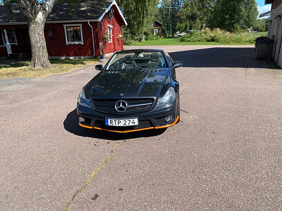 Mercedes-Benz SL63 4 of 5
