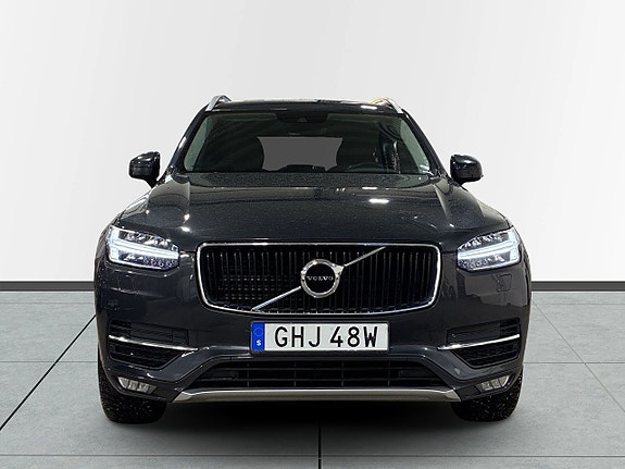 Volvo XC90 2 of 5