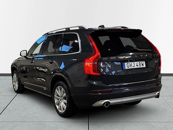 Volvo XC90 4 of 5