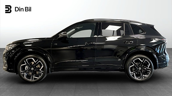 Volkswagen Tiguan 2 of 16