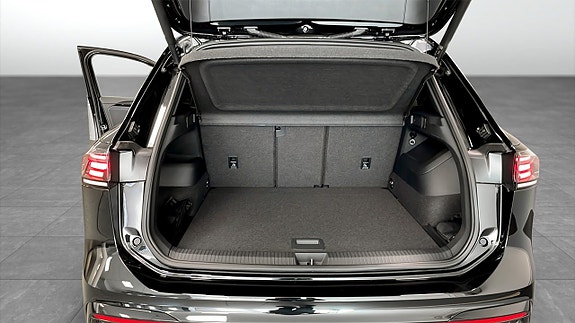 Volkswagen Tiguan 12 of 16