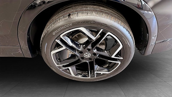 Volkswagen Tiguan 6 of 16