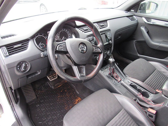 Skoda Octavia RS 11 of 14