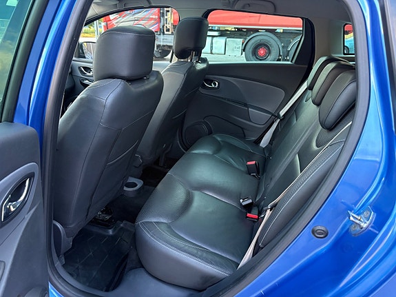 Renault Clio 12 of 14
