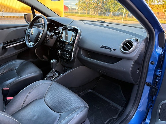 Renault Clio 10 of 14
