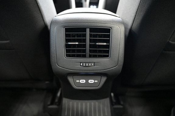 Volkswagen T-Roc 22 of 22
