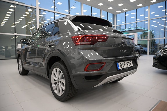 Volkswagen T-Roc 6 of 22