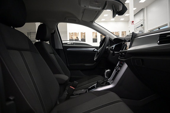 Volkswagen T-Roc 11 of 22