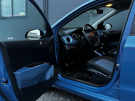Hyundai i10 15 of 23