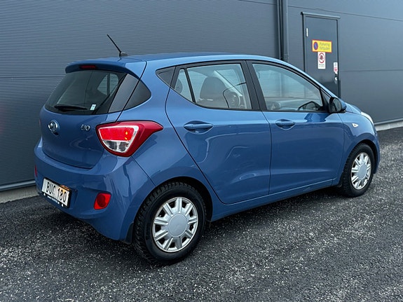 Hyundai i10 10 of 23