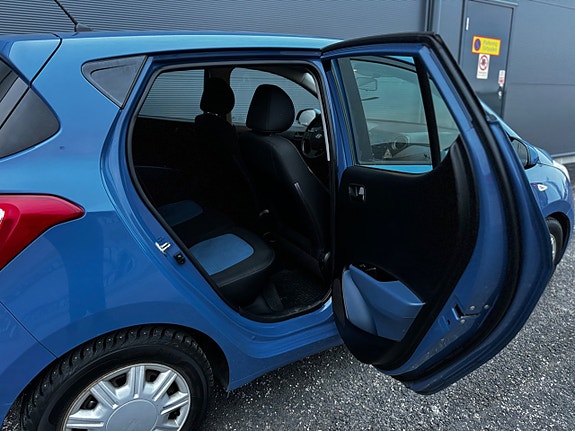 Hyundai i10 13 of 23