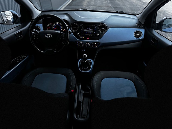Hyundai i10 14 of 23