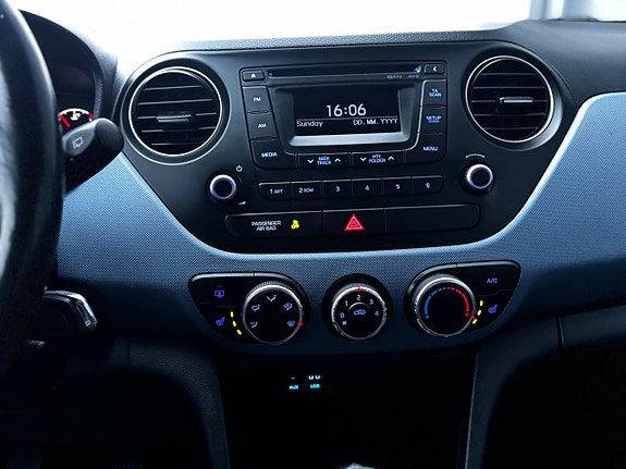 Hyundai i10 20 of 23