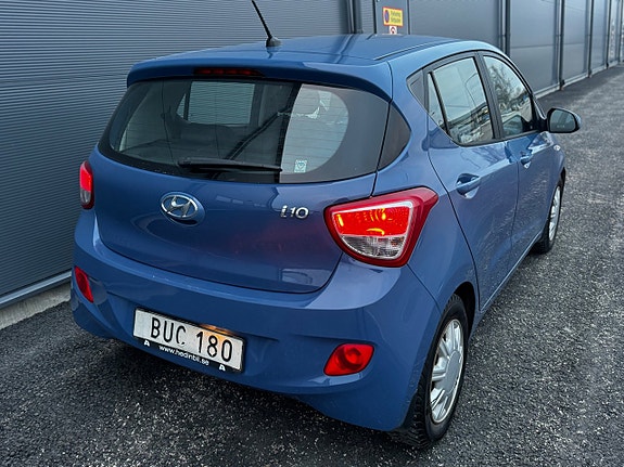 Hyundai i10 9 of 23