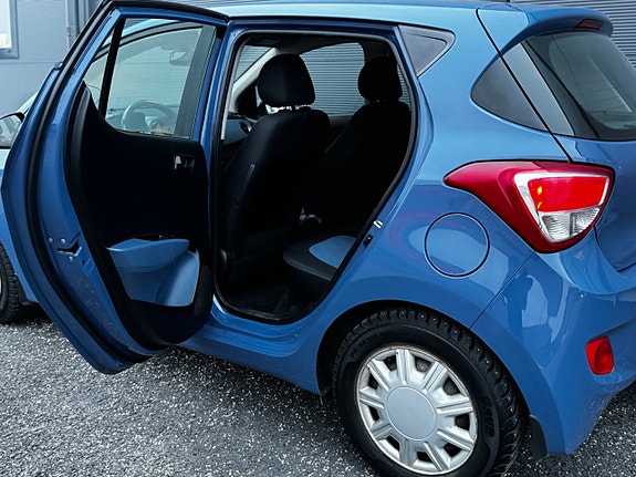 Hyundai i10 16 of 23