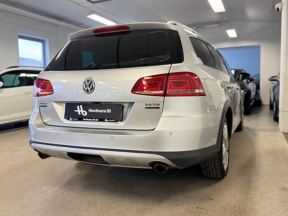 Volkswagen Passat Alltrack 9 of 14